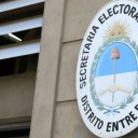 Cuántos entrerrianos están habilitados para votar en las 3469 mesas. Los datos por departamento