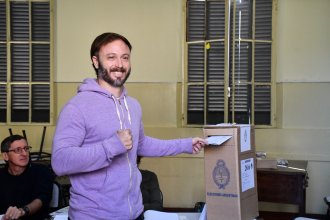 Azcué emitió su sufragio y recorrerá las escuelas para asistir a votantes y fiscales
