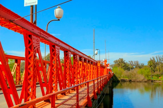 Distinguirán al penitenciario que le salvó la vida a un hombre que se había arrojado al río