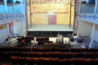 Una carta pide por el Teatro Centenario: “Su pérdida implicaría una grave omisión institucional”