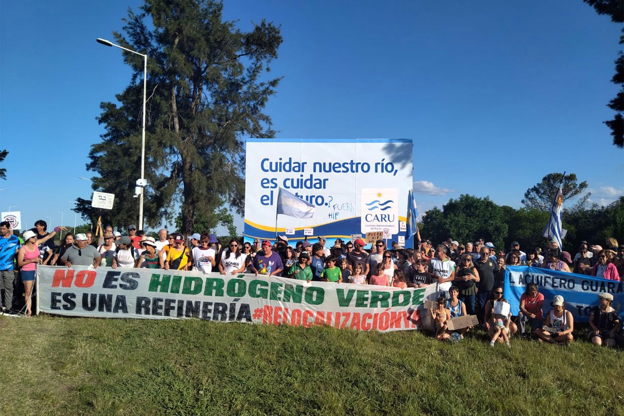 La protesta de este domingo en el puente Artigas.