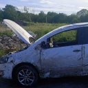 Extraño accidente: 3 mujeres se arrojaron de un auto en movimiento, que terminó volcando en otra zona de la ciudad