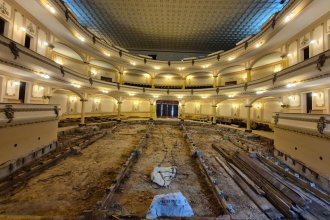Bajo el piso del Teatro Gualeguaychú: revelan el deterioro oculto que puso en riesgo su estructura