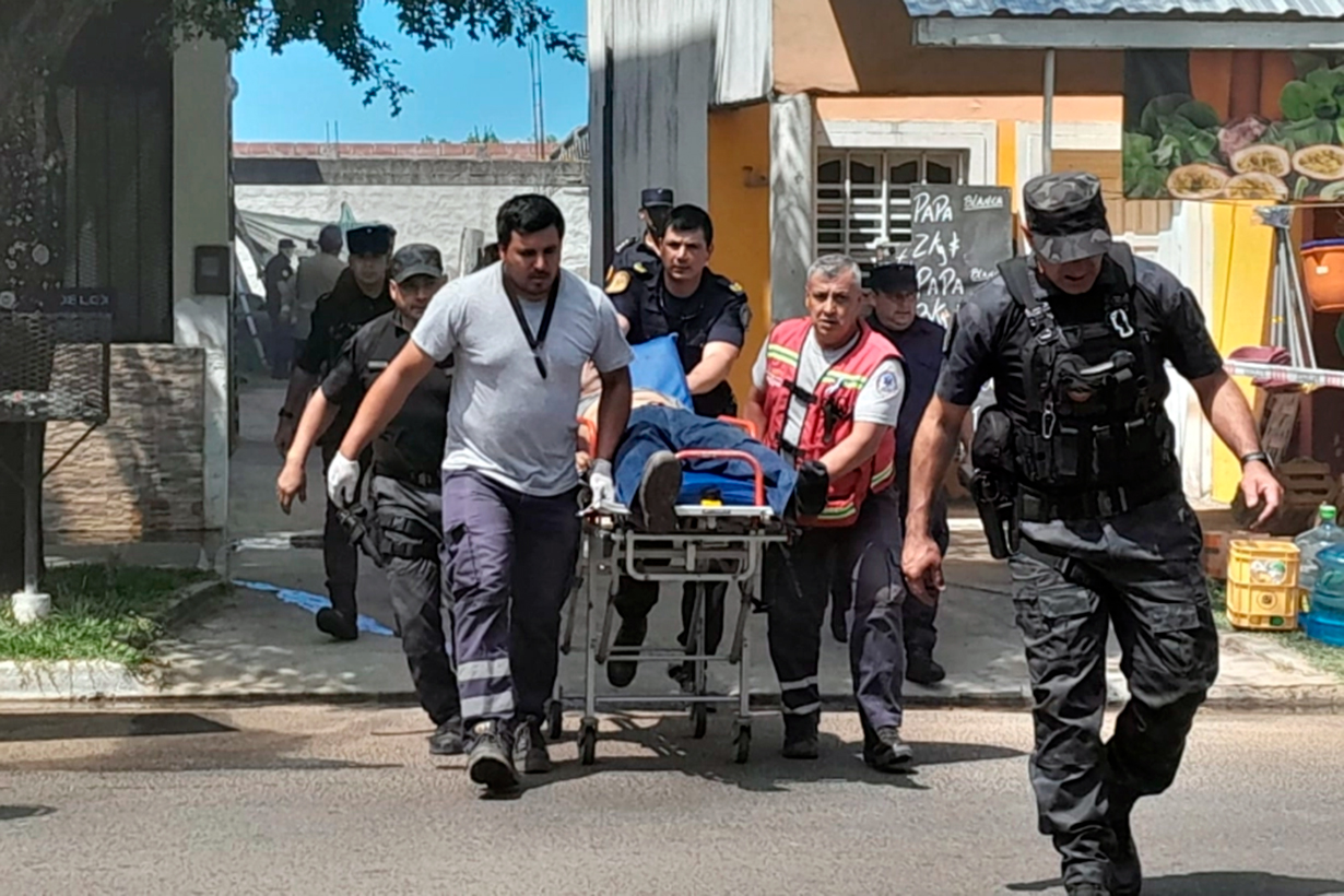 Así llevaron al presunto autor (foto: DRU).