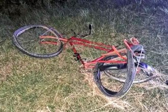Iba en bicicleta por una ruta provincial y murió tras ser atropellado por una camioneta