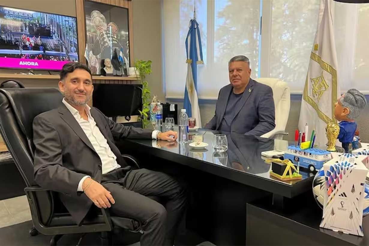 Maximiliano Vallejo con Chiqui Tapia