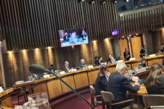 Funcionarios provinciales buscan fondos en una cumbre del CFI y la CEPAL en Chile