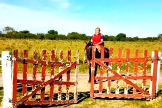 Se jubiló una cocinera que viajó durante 32 años a caballo para trabajar en comedor escolar