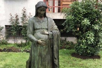 La sencilla alternativa cristiana a las ansiedades y el frenesí de diciembre: &ldquo;Una mujer embarazada&rdquo;, que enseña la paciencia
