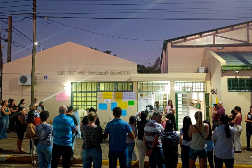 La comunidad apoyó a la rectora agredida.