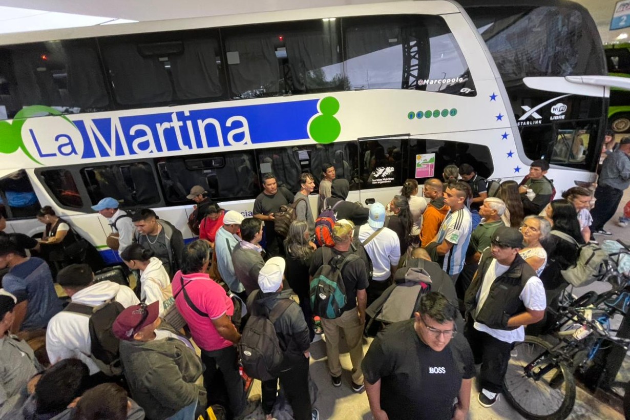 Trabajadores frutícolas comenzaron a viajar desde Concordia hacia el sur del país - Noticias - Elentrerios.com