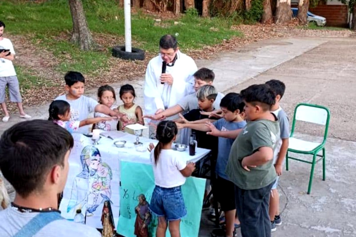Gestos de amor y solidaridad marcaron la Misión Diocesana en Concordia - Noticias - Elentrerios.com