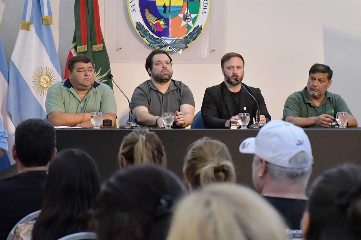 Azcué, Troncoso y Avallone, en una misma mesa