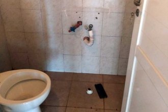 Robo y vandalismo en una capilla de Colón. Rompieron los baños y se llevaron garrafas
