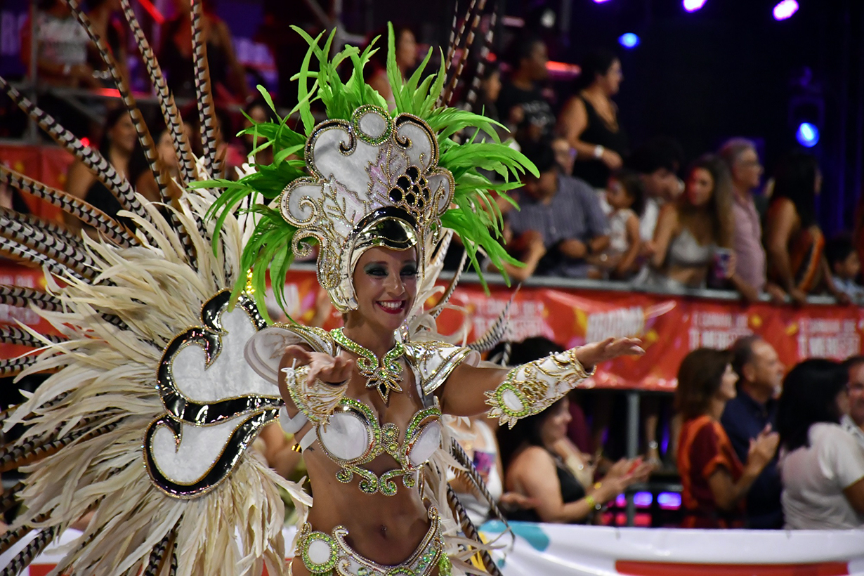 Empezó el Carnaval de Concordia con un gran acompañamiento del público y un nivel artístico muy alto - Noticias - Elentrerios.com