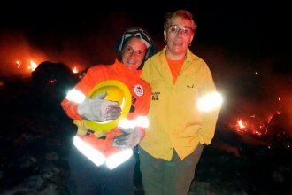 La intendente que también oficia de bombero voluntario: &ldquo;Estoy para para colaborar con un granito más de arena a mi pueblo&rdquo;