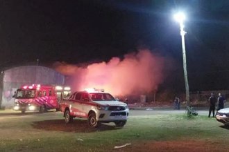 Voraz incendió destruyó por completo la planta de reciclaje de Urdinarrain