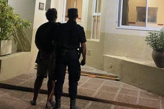 Ingresó a un club tras escalar un paredón, lesionó a un policía e intentó huir