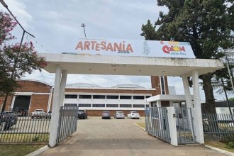 Por la lluvia torrencial, decidieron postergar el comienzo de la Fiesta de la Artesanía