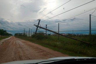 Reportan caída de ramas, un poste de luz, granizo y abundante lluvia en Chajarí e inmediaciones