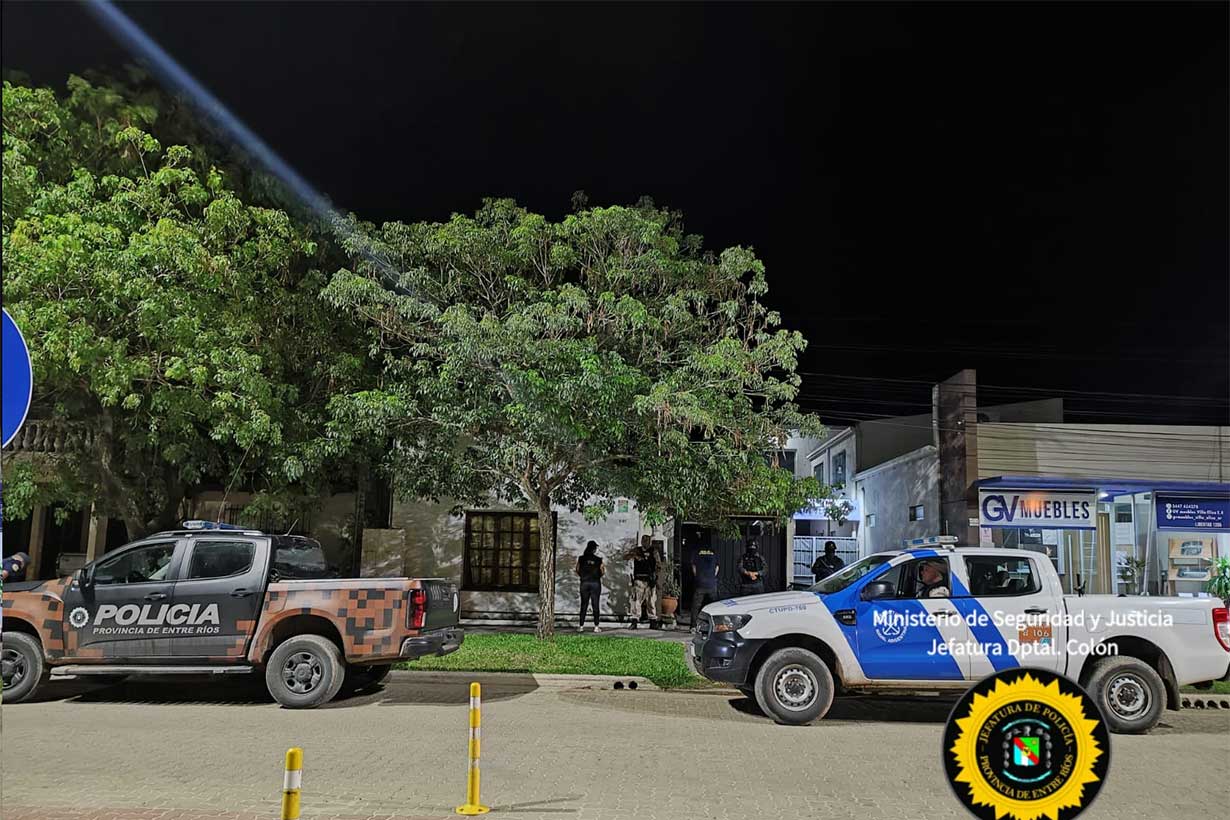 Golpe al narcomenudeo en Villa Elisa. Procedimiento conjunto entre Policía y Prefectura termina con tres entre rejas - Noticias - Elentrerios.com