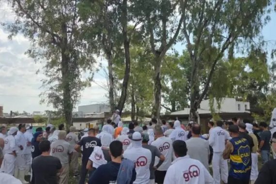 Buscan eximir de tasas municipales a los casi mil trabajadores afectados por el cierre de la planta de Granja Tres Arroyos