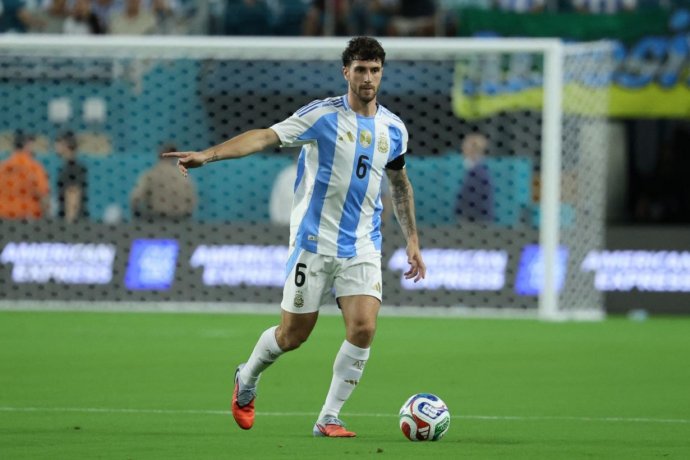 El concordiense Marcos Senesi fue convocado por Scaloni e irá al mundial