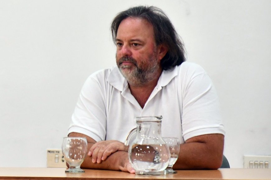 López explicó alcances de la emergencia ambiental.