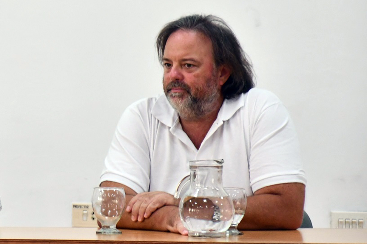 López explicó alcances de la emergencia ambiental.