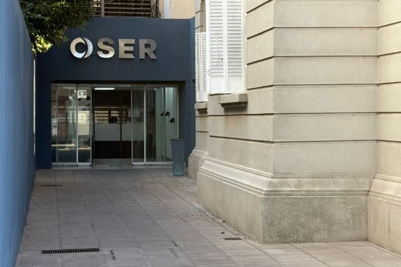 OSER indicó que es ilegal el plus que pretenden cobrar los médicos de Paraná y explicó cómo hacer la denuncia