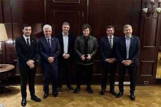Afectadas por la caída de la recaudación, en al menos 15 provincias los gobernadores enfrentan conflictos salariales
