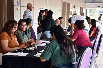 Dónde continúa la entrega de los <i>vouchers</i> del programa &ldquo;Centros de Familia&rdquo;
