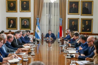 En reunión de gabinete, el gobernador y su equipo analizaron políticas para la prevención del suicidio