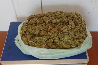 Hallan droga oculta en caja de zapatos dentro de un vehículo que ingresaba a Entre Ríos