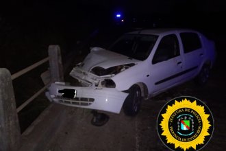 Violento despiste en la madrugada: chocó contra la estructura de un puente en la ruta 39