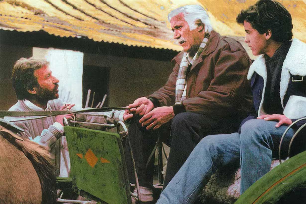 Gastón al lado de Federico Luppi