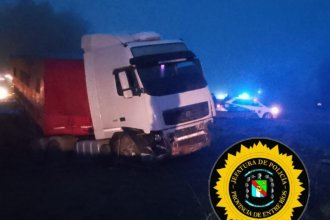 Transportista de Concordia despistó y terminó chocando contra el guardarraíl