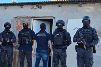 Importante despliegue policial finalizó con el secuestro de droga y dinero en una vivienda de Colón