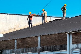 Reparan filtraciones, fallas en desagües y desgaste de sanitarios en escuela inaugurada en 2019