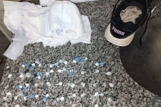 Intentó ocultar cocaína en un pañal de bebé y fue detenida en terminal de ómnibus