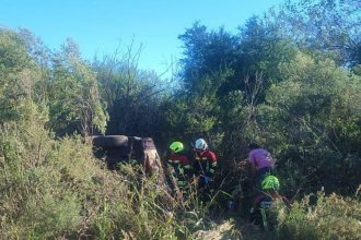 Violento vuelco en camino vecinal dejó a un hombre con lesiones faciales de gravedad