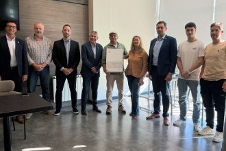Amplían red de cargadores para autos eléctricos, incorporando al menos a 3 lugares de la costa del río Uruguay