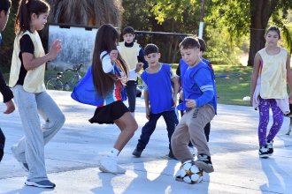 Recuperación en <i>El Mondongo</i>: del &ldquo;playón fracturado&rdquo; a un predio apto para jugar vóley, fútbol y básquet
