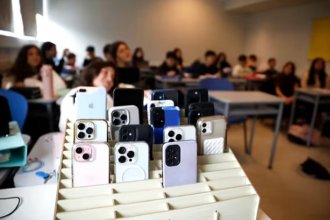 Celulares en el aula: legisladores buscan restringir su uso en escuelas entrerrianas y explican las razones