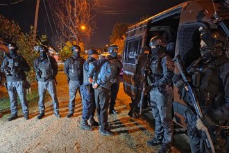 Allanamiento y detención por violencia de género: hallaron ropa de niño con manchas de sangre