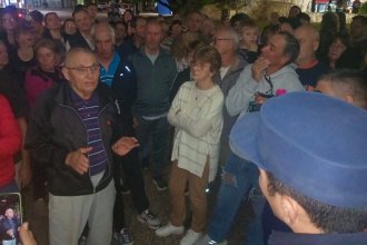 Vecinos de Villa Elisa se movilizaron por la seguridad y mantuvieron un diálogo con la Policía