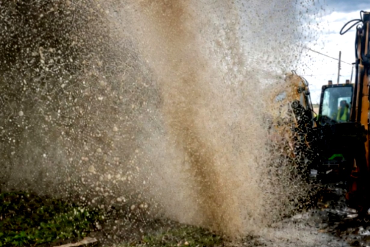 Por la rotura de un caño maestro no hay servicio de agua potable en Concordia - Noticias - Elentrerios.com