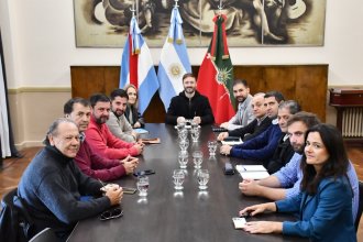 &ldquo;Mejorando el día a día de los vecinos&rdquo;: Azcué analizó con su gabinete el desarrollo del plan de infraestructura