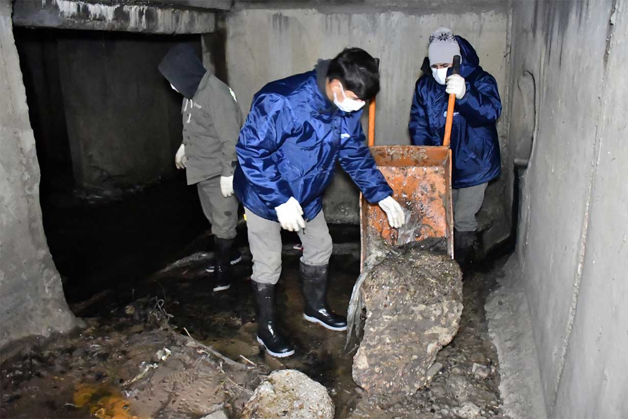 La Municipalidad limpia arroyos, alcantarillas, reservorios y desagües pluviales. Pedido a la comunidad - Noticias - Elentrerios.com