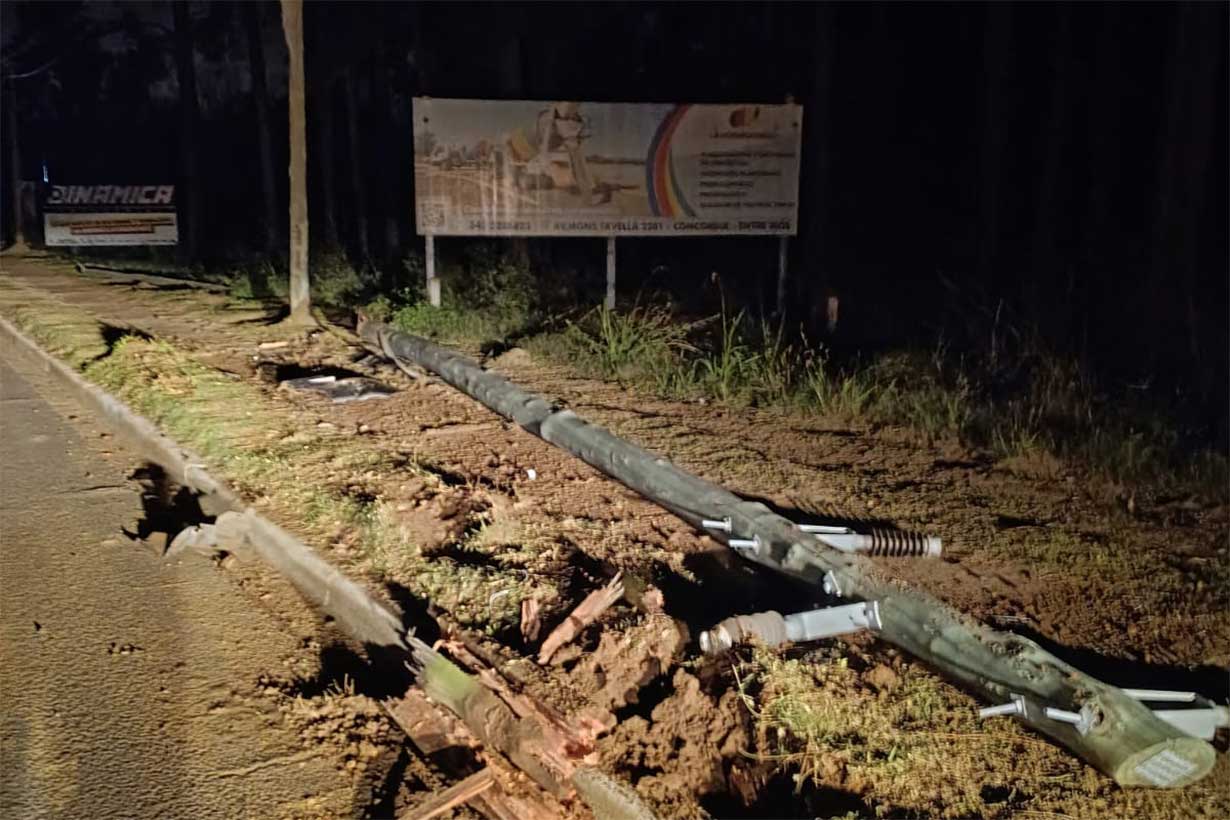 Un fuerte choque contra un poste de media tensión dejó sin luz a la zona norte de Concordia - Noticias - Elentrerios.com